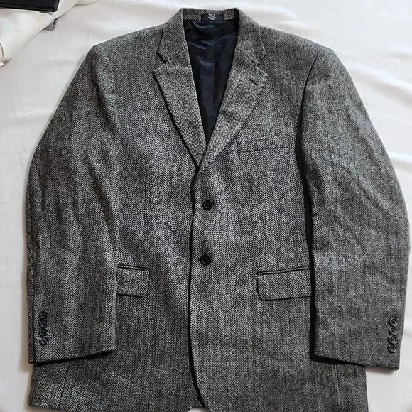 Men's Stafford Suit, Brown/Gray, Size 44R, Pre-Owned - Picture 1 of 11